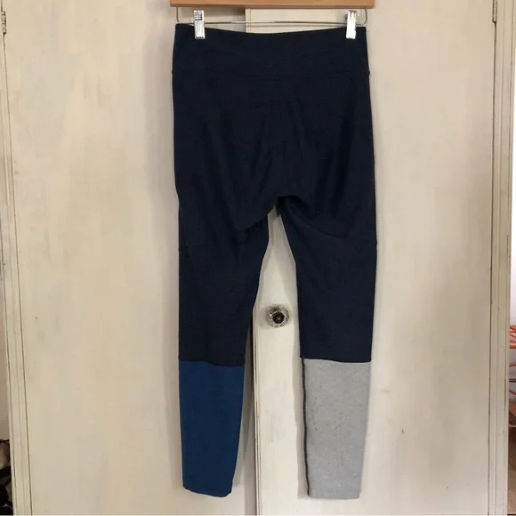 Outdoor Voices 7/8 Dipped Warmup Leggings - Picture 4 of 5